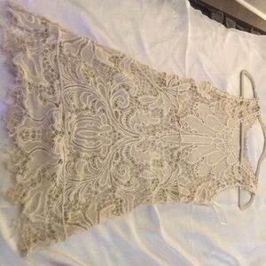 Elegant Sleeveless Lace Dress